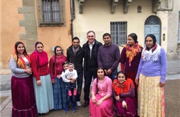 Câu chuyện phía sau hai tấm ảnh